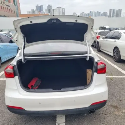 Kia K3 2013, 215227 км, за 2345.28 USD