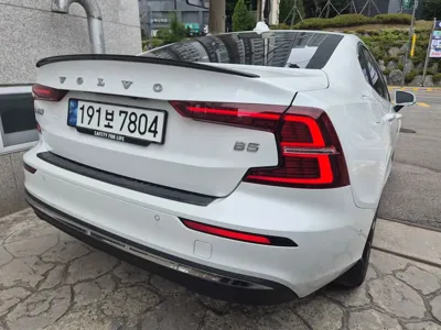 Volvo S60 2023, 44289 км, за 23402.45 USD
