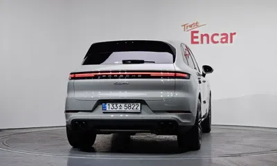 Porsche Cayenne 2024, 19194 км, за 100367.6 USD