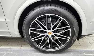 Porsche Cayenne 2024, 19194 км, за 100367.6 USD