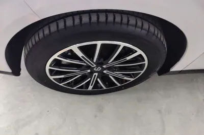 Leapmotor B10 2025, 21900 км, за 15972 USD - фото 10