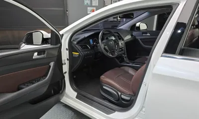 Hyundai Sonata 2017, 61207 км, за 8458.68 USD - фото 10