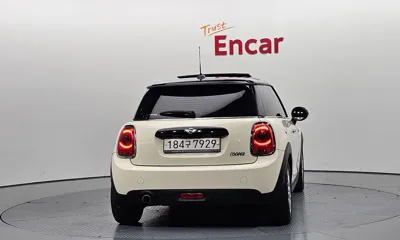 MINI Cooper 2018, 53449 км, за 8861.76 USD