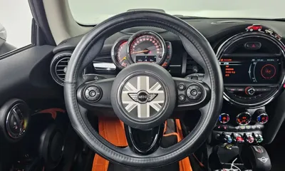 MINI Cooper 2018, 53449 км, за 8861.76 USD - фото 13