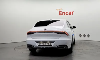 Hyundai Grandeur 2021, 89936 км, за 12421.54 USD