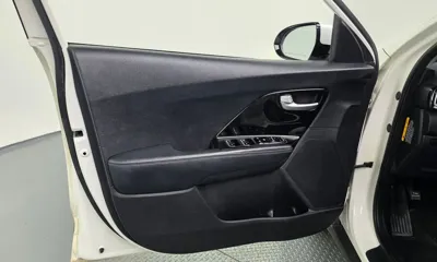 Kia Niro 2017, 102478 км, за 8467.9 USD - фото 24