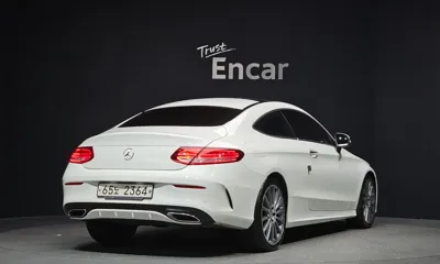 Mercedes-Benz C-Class 2017, 105984 км, за 12487.61 USD