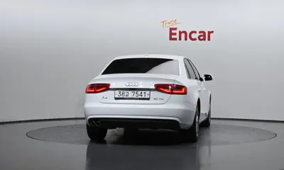 Audi A4 2015, 69015 км, за 6408.99 USD