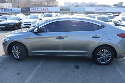 Hyundai Avante 2016, 136761 км, за 4823.26 USD