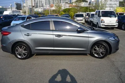 Hyundai Avante 2016, 136761 км, за 4823.26 USD