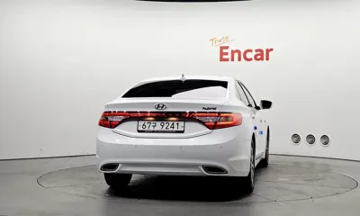 Hyundai Grandeur 2015, 171592 км, за 4495.12 USD