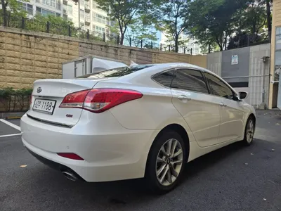 Hyundai i40 2014, 193336 км, за 2620.86 USD