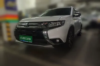 Mitsubishi Outlander · 2018 год