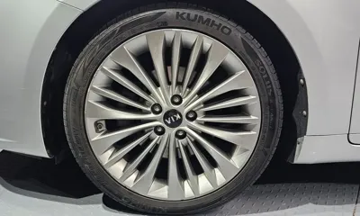 Kia K7 2017, 148918 км, за 7491.86 USD