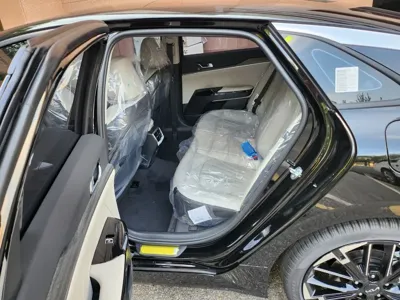 Kia K5 2024, 5700 км, за 17655.49 USD - фото 7