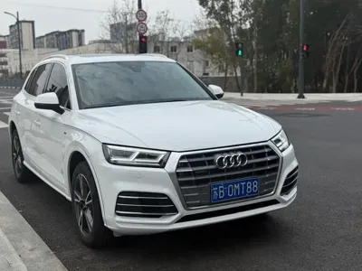 Audi Q5L 2019, 90000 км, за 16649.71 USD