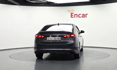 Hyundai Avante 2018, 61052 км, за 7035.83 USD