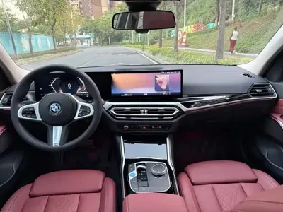 BMW i3 2023, 11000 км, за 20267.25 USD