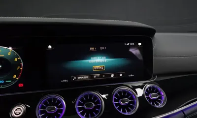 Mercedes-Benz AMG GT 2022, 40104 км, за 51332.55 USD - фото 36