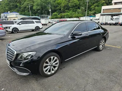 Mercedes-Benz E-Class 2017, 184000 км, за 11052.57 USD