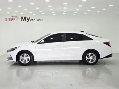 Hyundai Avante 2022, 83651 км, за 8384.37 USD
