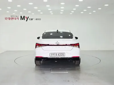 Hyundai Avante 2022, 83651 км, за 8384.37 USD