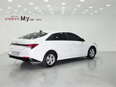 Hyundai Avante 2022, 83651 км, за 8384.37 USD