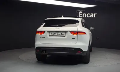 Jaguar F-Pace 2018, 144739 км, за 7271.29 USD