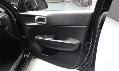 Hyundai Venue 2020, 69711 км, за 7936.51 USD - фото 24