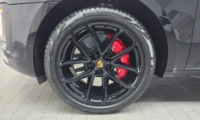 Porsche Macan 2023, 24468 км, за 68842.2 USD