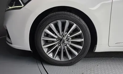 Kia K7 2018, 133362 км, за 6825.71 USD