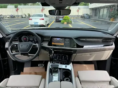 Audi Q6 2023, 26000 км, за 39545.85 USD