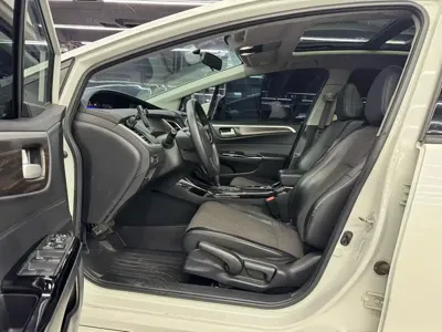 Honda Jade 2017, 90000 км, за 8651.98 USD