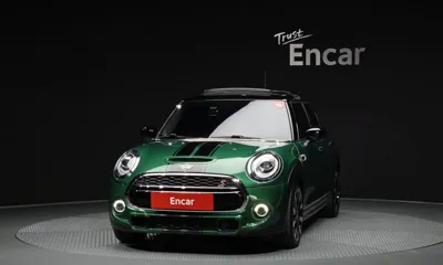 MINI Cooper 2020, 32778 км, за 13062.89 USD