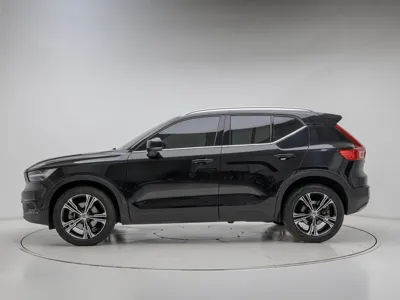 Volvo XC40 2022, 16408 км, за 22139.73 USD