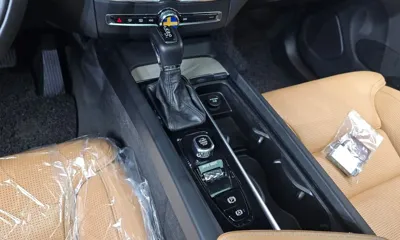 Volvo XC60 2018, 132533 км, за 16254.64 USD - фото 9