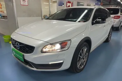 Volvo V60 · 2016 год