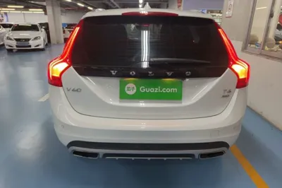 Volvo V60 2016, 109900 км, за 9740 USD