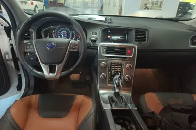 Volvo V60 2016, 109900 км, за 9740 USD - фото 17
