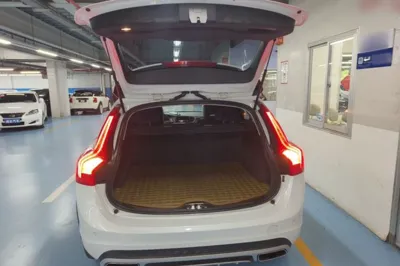 Volvo V60 2016, 109900 км, за 9740 USD - фото 27