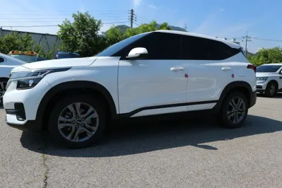 Kia Seltos 2022, 60989 км, за 9511.41 USD