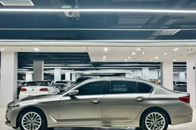 BMW 5 Series 2019, 76200 км, за 22553 USD