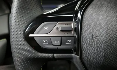 Peugeot 408 2024, 4718 км, за 23987.51 USD - фото 32
