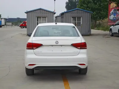 Volkswagen Lavida 2023, 30000 км, за 5076.74 USD
