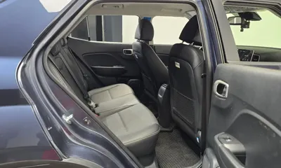 Hyundai Venue 2020, 9863 км, за 10264.89 USD - фото 12
