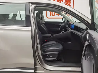 Roewe RX5 2023, 45500 км, за 7930.98 USD - фото 23