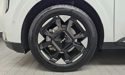 Kia Canival 2025, 23693 км, за 26847.84 USD