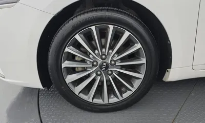 Kia K7 2016, 101809 км, за 7680.19 USD