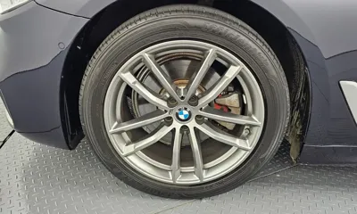 BMW 5-Series 2019, 100916 км, за 18970.72 USD