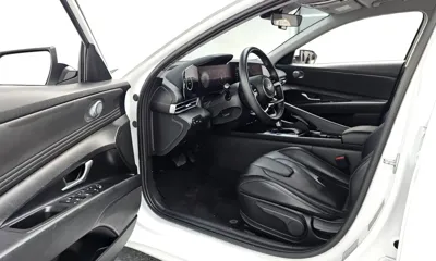 Hyundai Avante 2023, 40551 км, за 12703.59 USD - фото 10